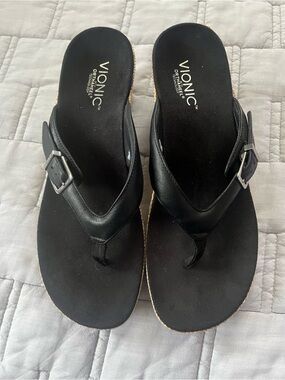 Vionic Black Wedge Thong Sandals with Natural Raffia Wedge